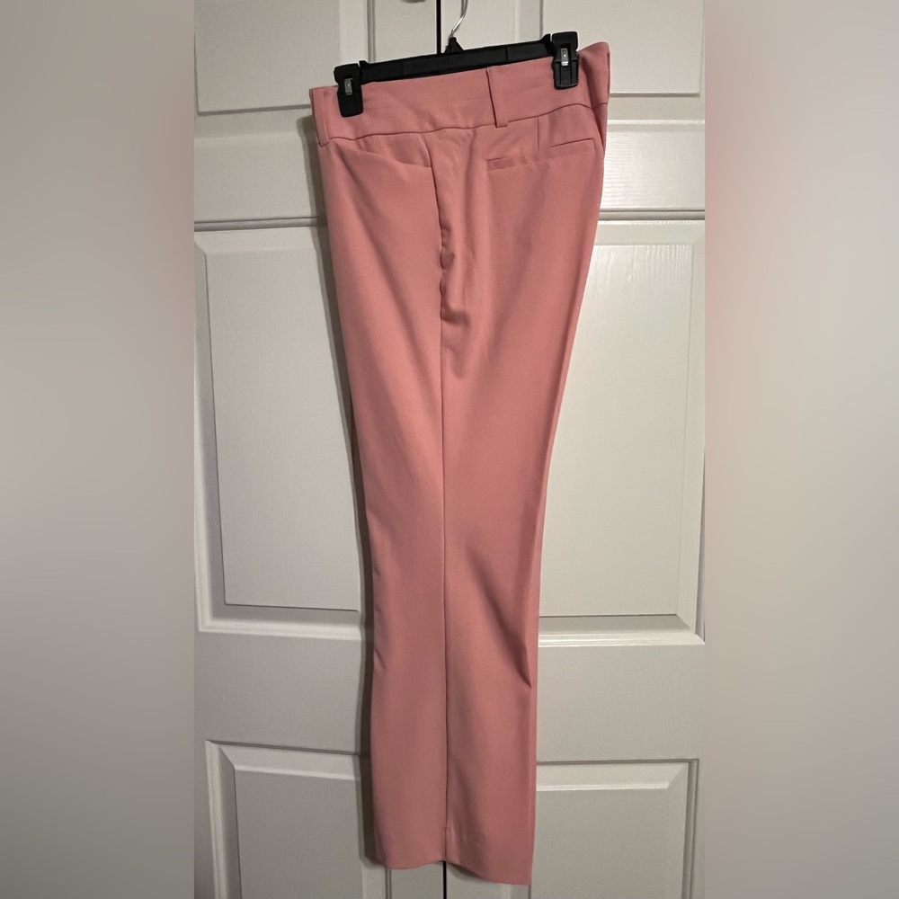 Women’s Stylish Pink Trousers by 7th Avenue New York & Company size 14 average.